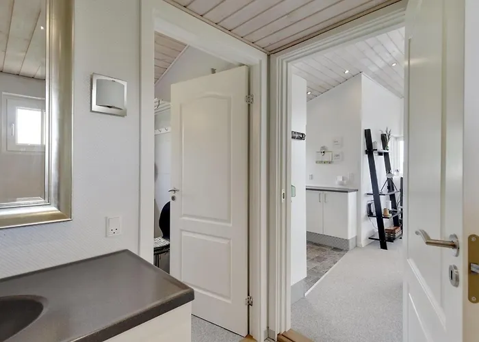 Emmik - 150m From The Sea By Interhome *